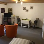 Messezimmer 4 U 2 Apartment *