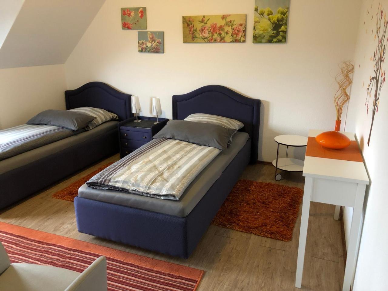 Messezimmer 4 U 2 Dusseldorf